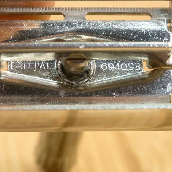 Gillette Vintage Safety Razor, Butterfly TTO Mechanism, Made in England - Picture 10 of 10